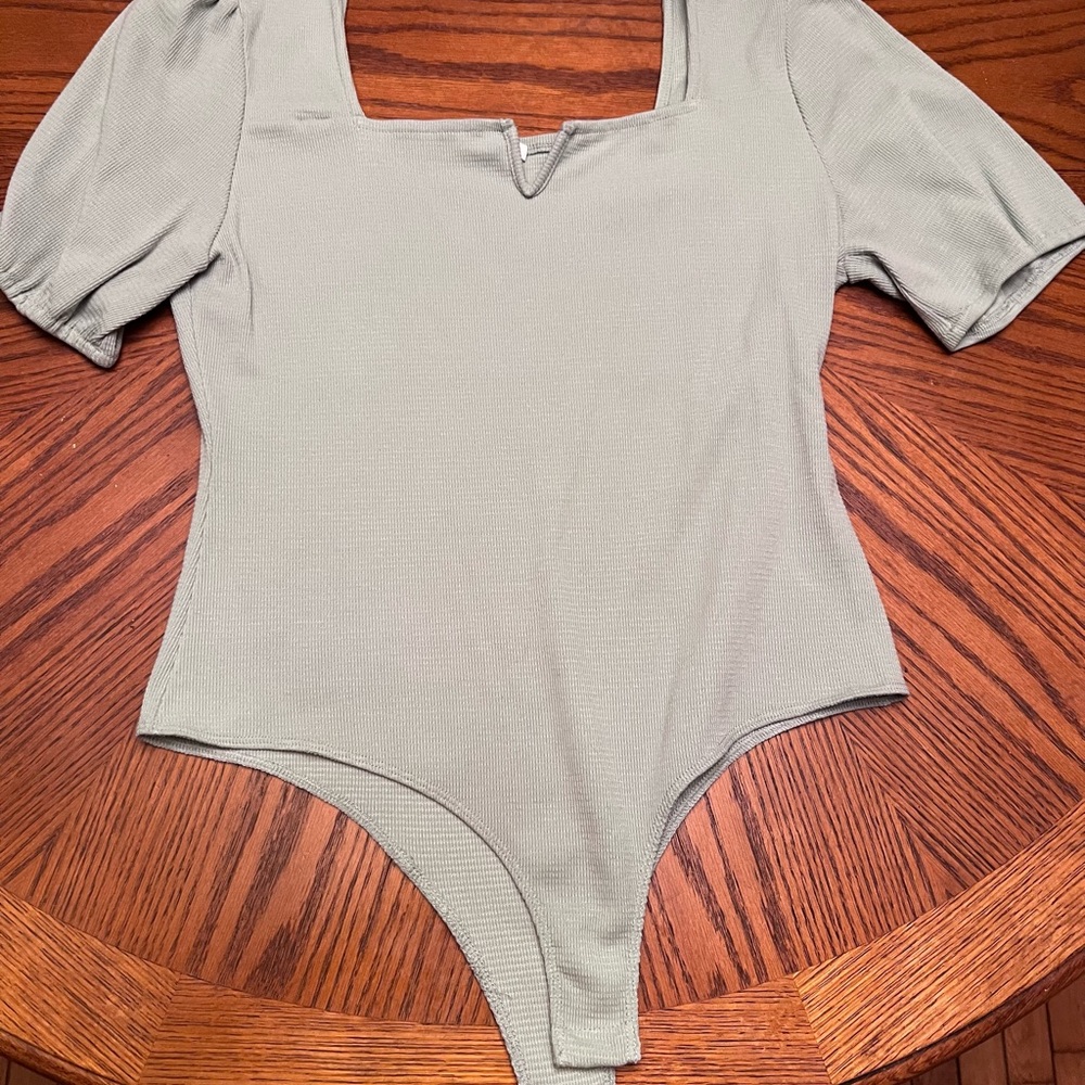 Elegant Mint Green Women's Top